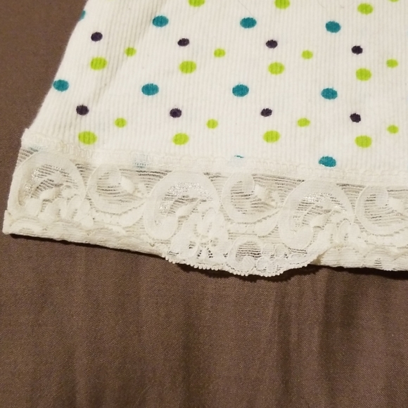 White tank with lace straps, colored polka dots - Picture 3 of 3